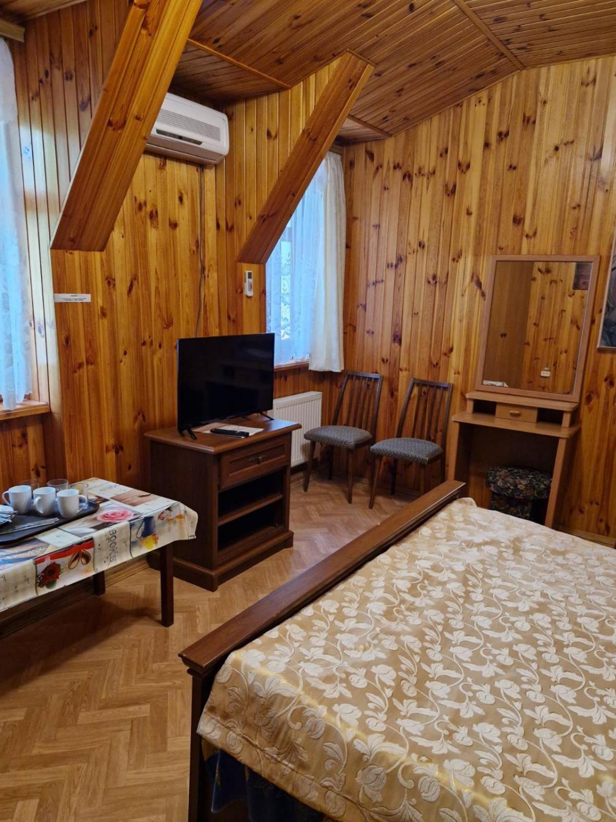 Nautilus Hotel Odessa Buitenkant foto
